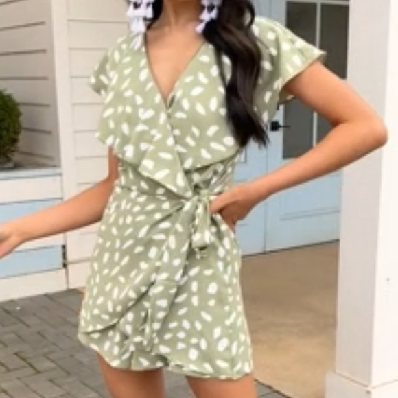 Green Tea Spotted Romper Size Large NWT - Picture 2 of 5